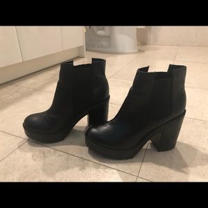 H&M black ankle boot